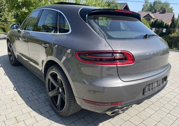 Porsche Macan cena 129800 przebieg: 150000, rok produkcji 2014 z Biała małe 704